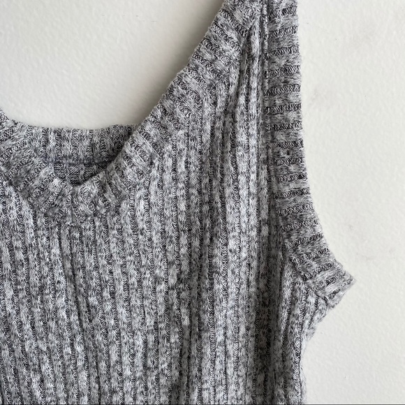 AE Ribbed Knit Cropped Tank Top - Picture 6 of 8